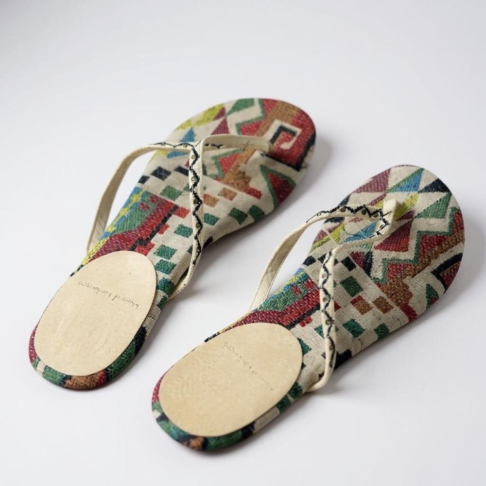 House of Harlow 1960 Boho Woven Tapestry Flip Flop Sandals 7